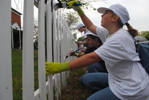 Huge Georgetown South Community Service Project